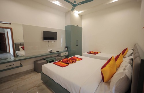 Nathdwara Hotel | Papaya Leaf Comfort Nathdwara