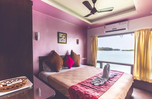 Tonse West Hotel | Paradise Lagoon