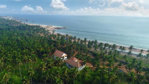 Muttom Cabin | Paraikal Beach Resort