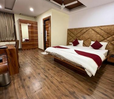 Ranchi Bed & Breakfast | Pari Shree Hotel And Banquet