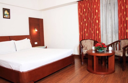 Rajajinagar Hotel | Parijatha Gateway