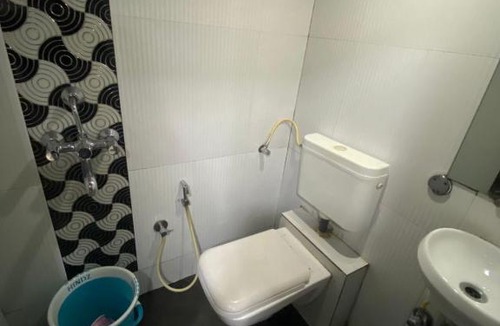Dadar East Hotel | Paris Residency next to Dadar Railway Station