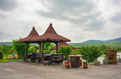 Minastirea Neamt House | Pastravaria Ursu
