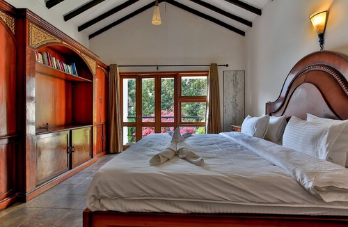 Calangute Villa | Peace & Luxury 3 Bhk Villa with Pool near Candolim Beach
