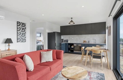Akaroa House | Peaceful Seaside Escape