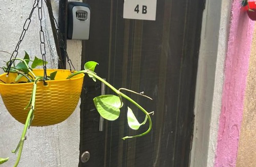 Bandra West Apartment | Peaceful studio Bandra W