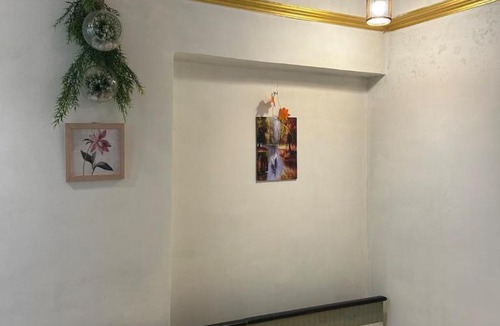 Bandra West Apartment | Peaceful studio Bandra W