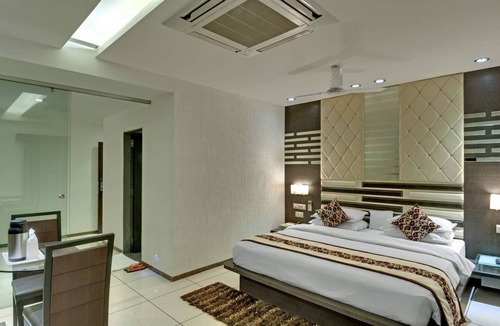 Changodar Hotel | Pearl Hotel & Banquets