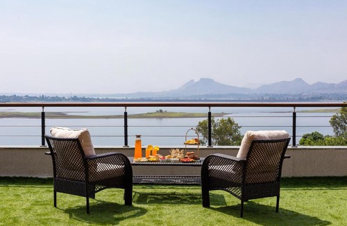 Igatpuri Villa | Pearl Lakeview Mansion by StayVista - Lakeside villa with Infinity pool, In-house theatre & Games room