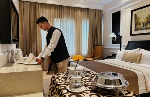 Dharmatala Hotel | Peerless Hotel Kolkata