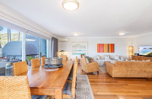 Soldiers Point Apartment | Peninsula Waters, 1/2-4 Soldiers Point Road - Aircon, pool & massive outdoor area