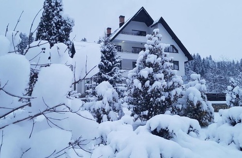 Garcina House | Pensiunea Almas