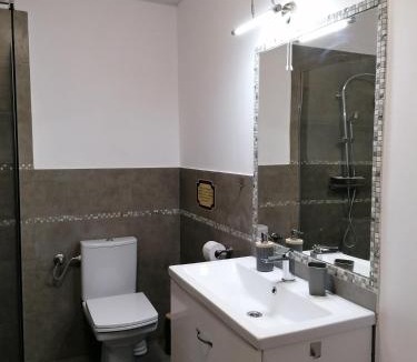 Stremt House | Pensiunea Casa Butnarului