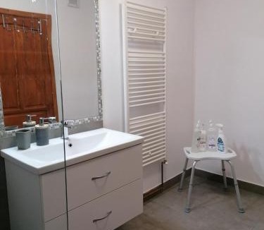 Stremt House | Pensiunea Casa Butnarului
