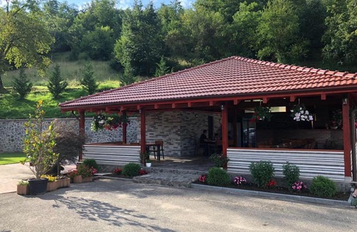 Petris House | Pensiunea Crimar