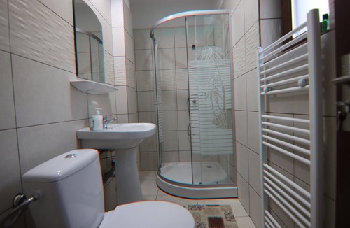 Barnova House | Pensiunea Emelys