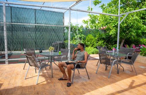 Lumina House | PENSIUNEA LAINER