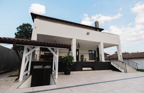 Arcani House | Pensiunea Magnesia (4 margarete*)