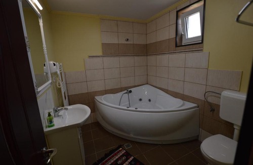 Simbata de Sus House | Pensiunea Mountain King