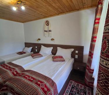 Stramtura House | PENSIUNEA PLAI STRABUN