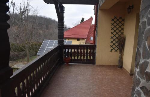 Barnova House | Pensiunea Sasha