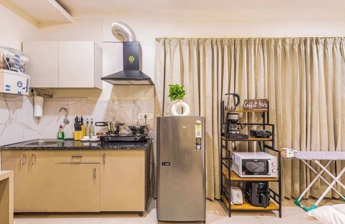 Sector 40 Apartment | Penthouse w/Jacuzzi/steam bath &foot massage