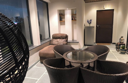 Jangupura Extension Apartment | Penthouse with Panoramic View, Terrace Garden 1bhk, Centrally located, New Delhi
