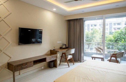 DLF Phase 3 Hotel | Perch Arbor Cyber City