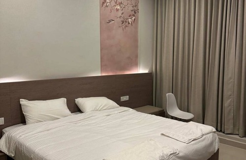Injambakkam Hotel | Perfect 10-bedroom hotel with AC in lovely Chennai