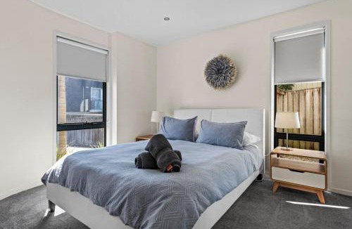 Vincentia Villa | Perfect Jervis Bay location & fresh modern living