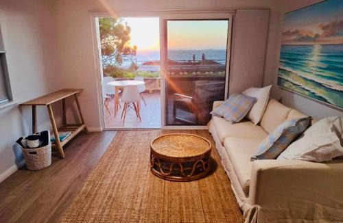 Cottesloe Apartment | Perfect Oceanfront Cottesloe apartment