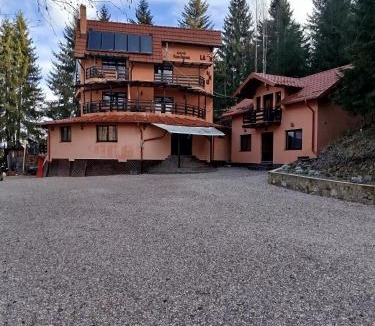 Sarisor House | Perla Sarisorului