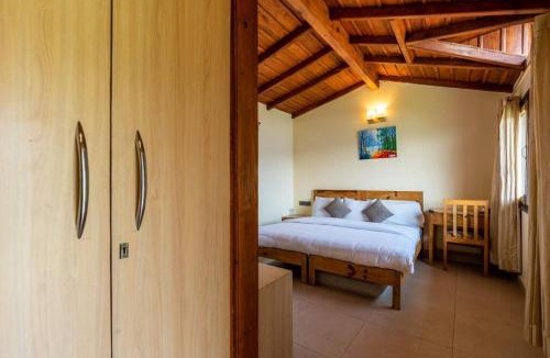 Kasiyalekh House | Pet-Friendly 2BR cottage w mountain view C4