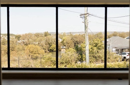 Tighes Hill House | Pet Friendly 3 Bed Home w Workspace & Creek Views