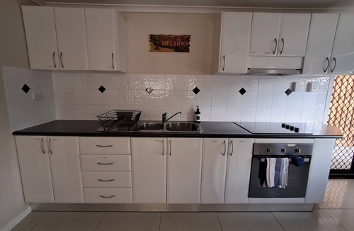 Clontarf Apartment | Pet Friendly Peninsula