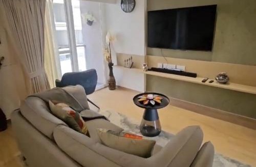 Viman Nagar House | Petal Stays - Neon Homeotel 1 Km from Airport
