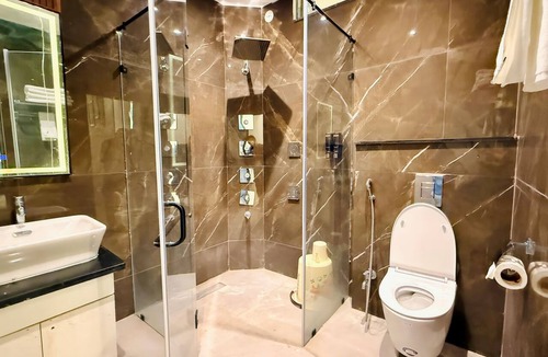 Pithampur Hotel | Pheonix Luxury Inn Hotel