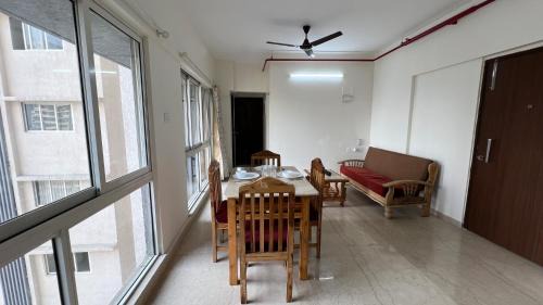 Malad East Hotel | Pinaki Comfort Stay Malad - Near Nesco & Oberoi Mall