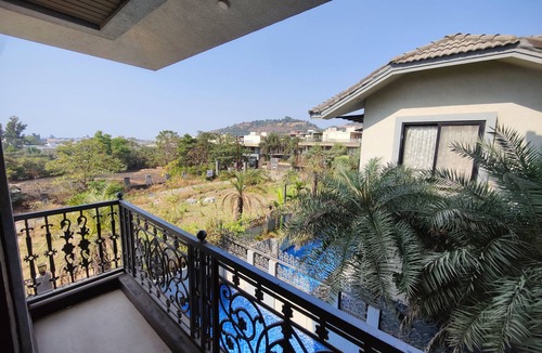 Parshwapuram Villa | Pine Estate , Lonavala By Ebony Stays – Luxury 4BHK Villa with Private Pool