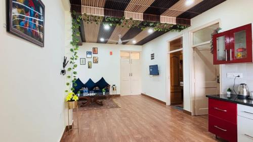 Kuthar Apartment | Pine Forest Vibes Kasauli With Sitting Area Availbale & Garden Space, 1BHK,2BHK,3BHK,4BHK,10BHK
