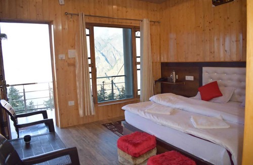 Auli Hotel | Pine Palace Homestay