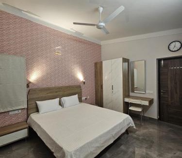 Yelagiri Apartment | Pine Tree Garden - No Alcohol Zone