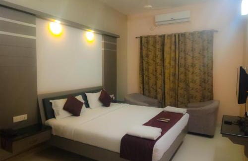 Kanchipuram Apartment | Pine Tree