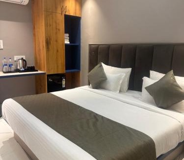 Dausa House | Pinky Hotel