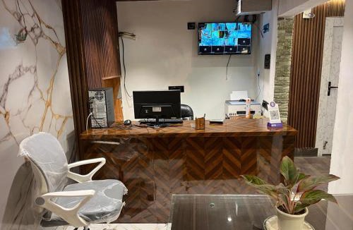 Sector 1 Hotel | PlatinumIN Guesthouse