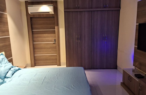 Kalighat Apartment | Pleasant 2 room flat with mini kitchen for family stay near kalighat metro
