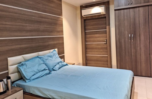 Kalighat Apartment | Pleasant 2 room flat with mini kitchen for family stay near kalighat metro