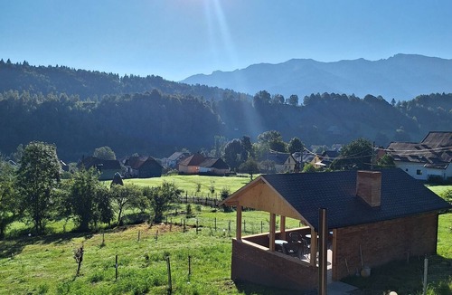 Bran Ski Chalet | Podul Simonului - Wonderful 7-bedroom chalet in Șimon perfect for group getaways