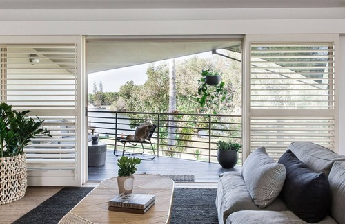 Noosaville Villa | POOL - RIVER VIEW - STYLE - AIR CON