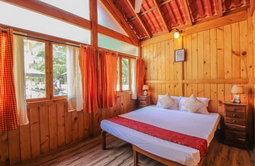 Sernabatim Apartment | Pool View 1BHK Home Colva, Goa